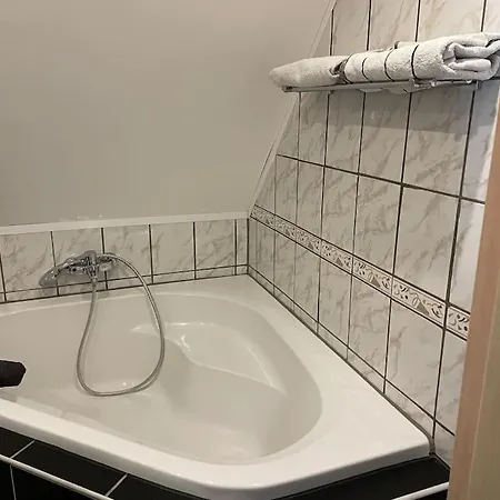 Haeuschen Zentral Gelegen Semesterbostad *